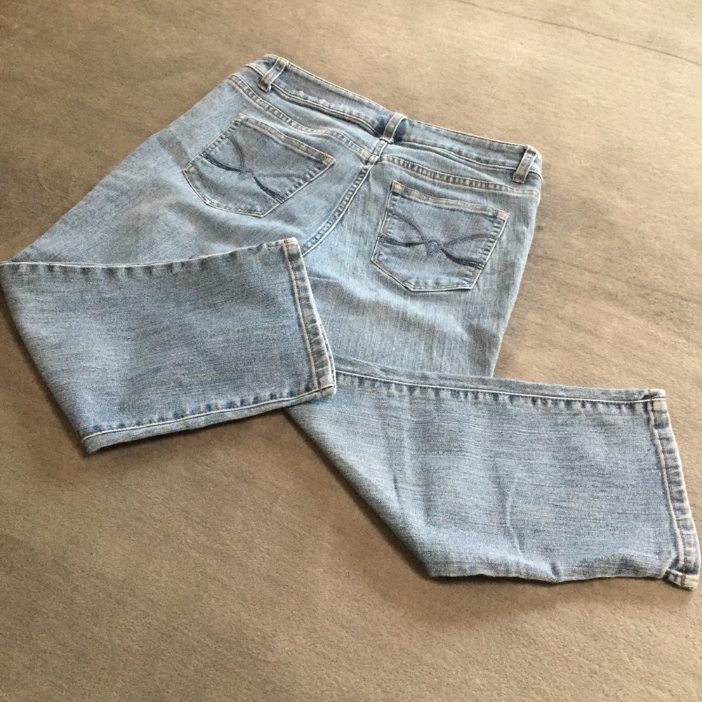 Faded Denim Capris Size 6 Christopher & Banks - Picture 7 of 15